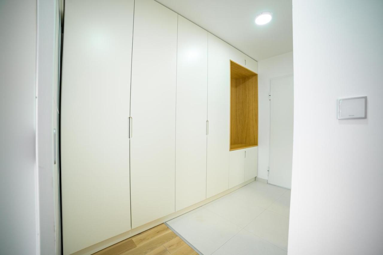 Sun Square Apartments 图兹拉 外观 照片